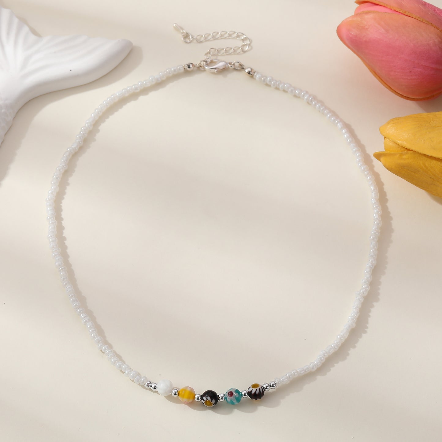 Vibrant Bead Necklace with Glass Flower Charms & Silver Clasp - Stylish & Elegant Jewelry for Women - Perfect for Everyday Wear and Special Occasions