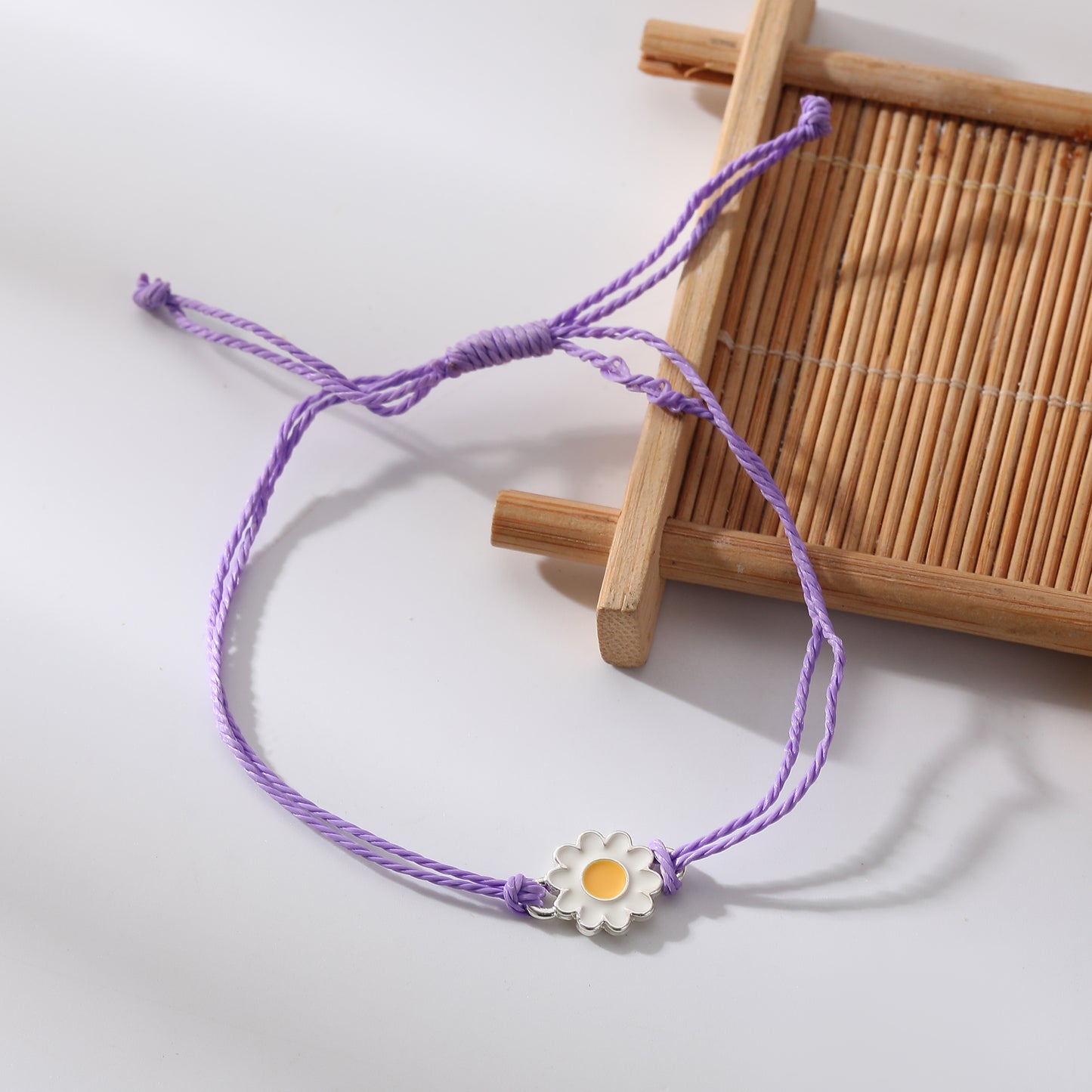Chic Adjustable Daisy String Bracelets - Vibrant Colors, Perfect for Everyday Style & Gifting