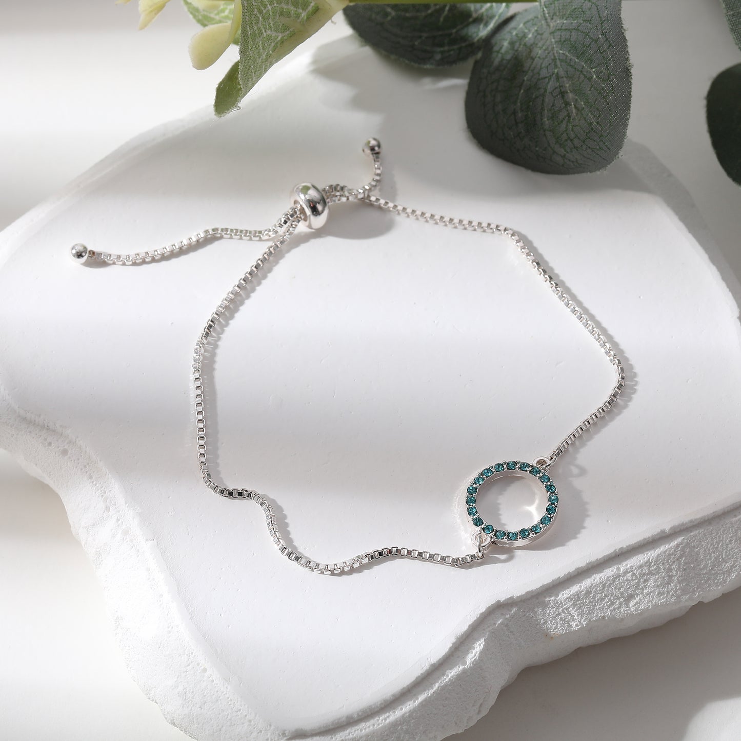 Sparkling Rhinestone Circle Bracelet - Elegant Jewelry for Women, Perfect for Casual & Formal Occasions