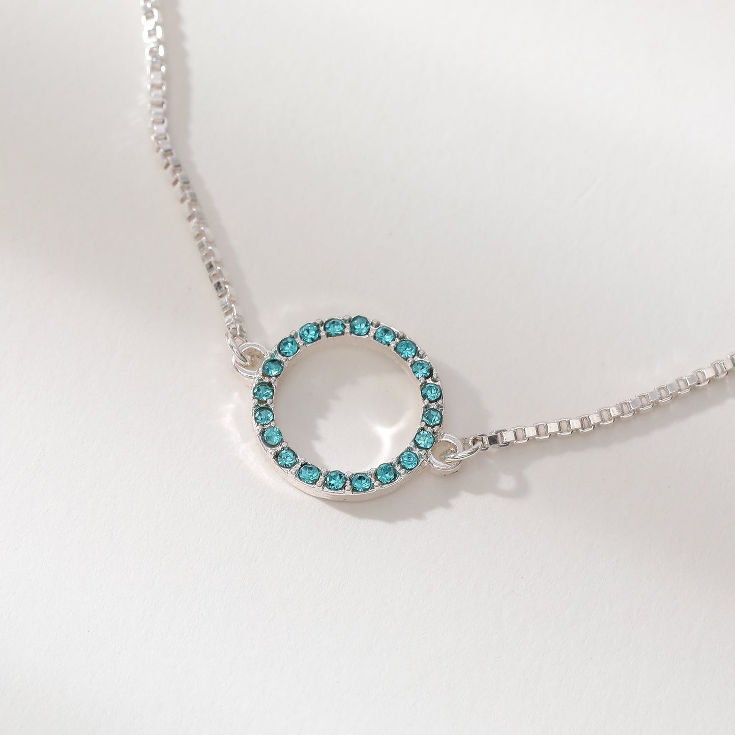 Sparkling Rhinestone Circle Bracelet - Elegant Jewelry for Women, Perfect for Casual & Formal Occasions
