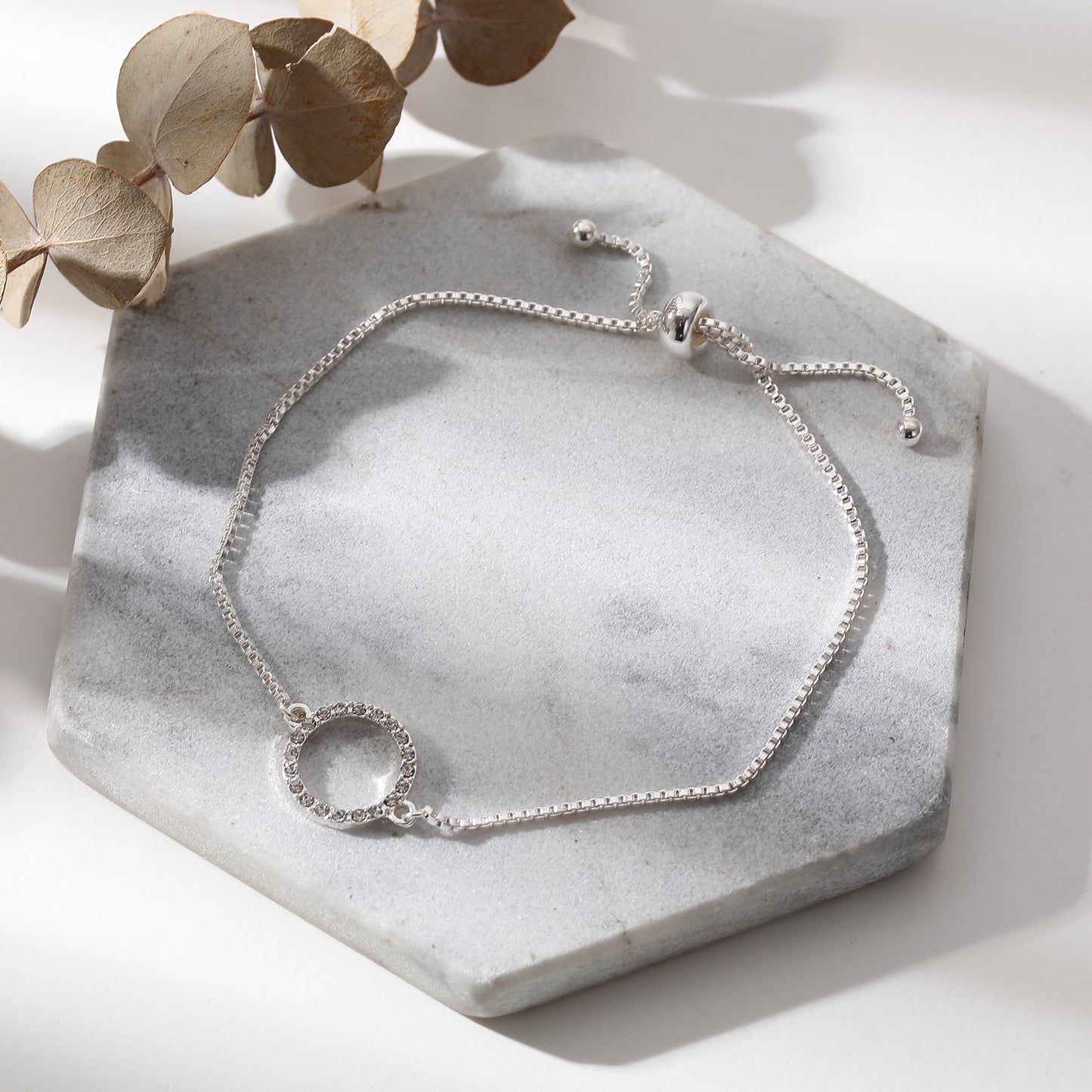 Sparkling Rhinestone Circle Bracelet - Elegant Jewelry for Women, Perfect for Casual & Formal Occasions