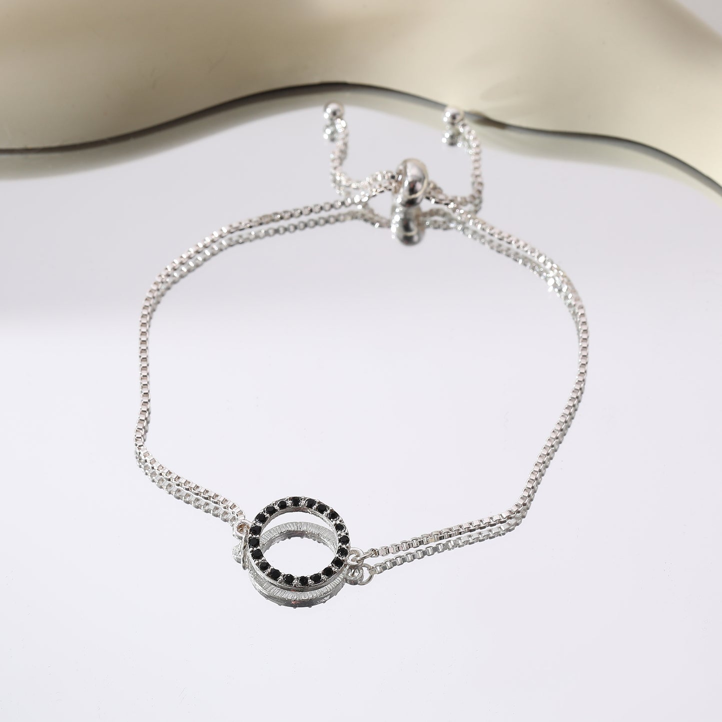 Sparkling Rhinestone Circle Bracelet - Elegant Jewelry for Women, Perfect for Casual & Formal Occasions
